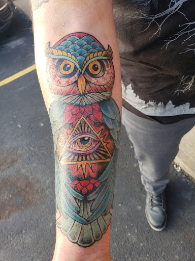 Tattoo Shop «Patriotic Pain Tattoo & Body Piercing», reviews and photos, 5658 William Penn Hwy, Murrysville, PA 15668, USA