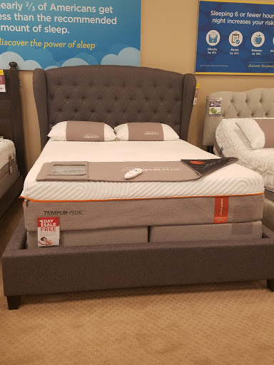 Furniture Store «Raymour & Flanigan Furniture and Mattress Store», reviews and photos, 2110 S Christopher Columbus Blvd, Philadelphia, PA 19148, USA