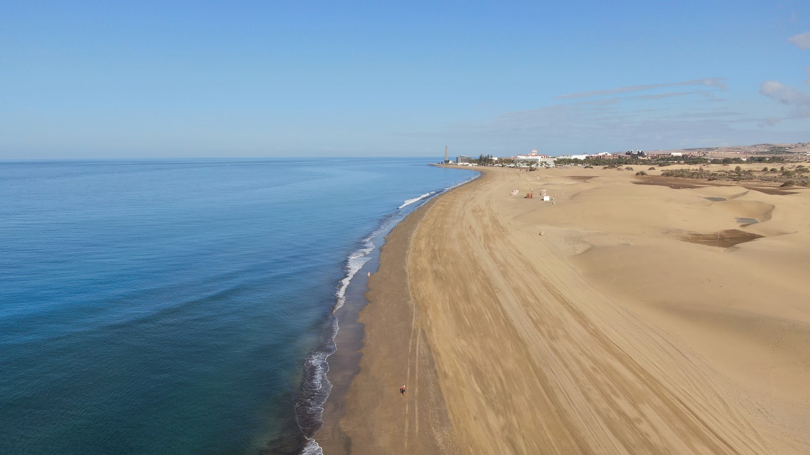 Fotografie cu Plaja Maspalomas III cu o suprafață de nisip fin strălucitor