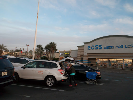 Clothing Store «Ross Dress for Less», reviews and photos, 99 Eglin Pkwy NE, Fort Walton Beach, FL 32548, USA