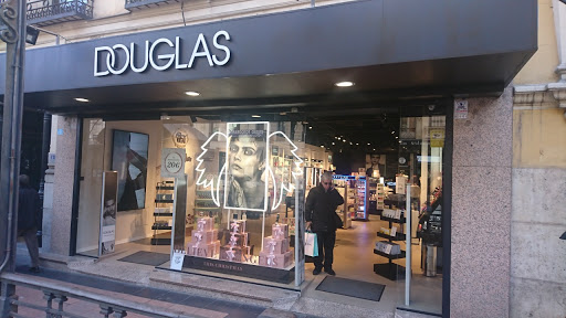 Douglas Perfumería