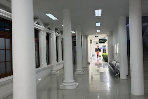 Rumah Sakit Umum dr. Moedjito Dwidjosiswojo image