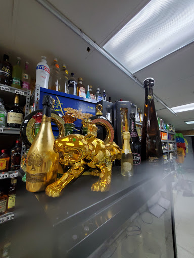 Supermarket «Hinky Dinky Supermarket», reviews and photos, 3110 M L King Ave, Flint, MI 48505, USA