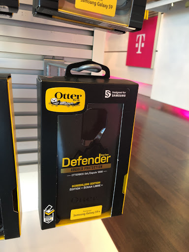 Cell Phone Store «T-Mobile», reviews and photos, 25965 Industrial Blvd #105, Hayward, CA 94545, USA