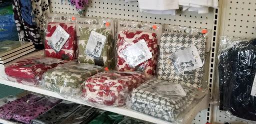 Pet Supply Store «Lazy Creek Discount Pet Food & Supplies», reviews and photos, 351 E Church St, Leesville, SC 29070, USA
