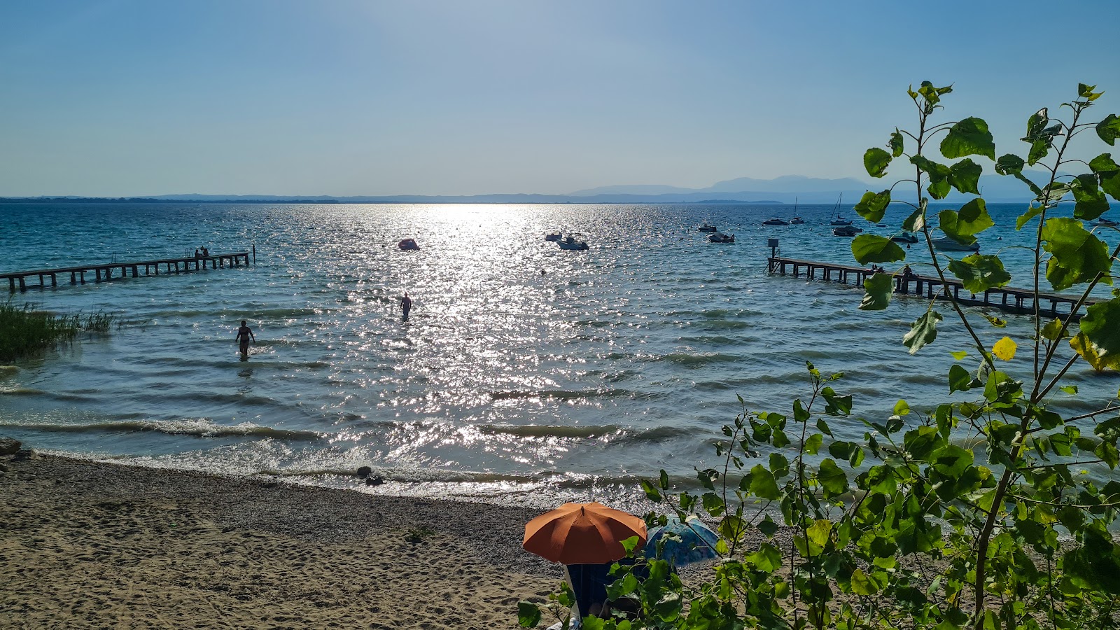 Foto di Spiaggia porto di Pacengo - buon posto amico degli animali domestici per le vacanze