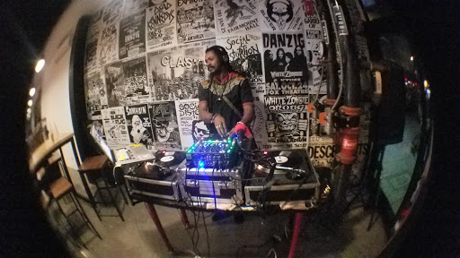 Car Wash «North Park Car Wash», reviews and photos, 3419 University Ave, San Diego, CA 92104, USA