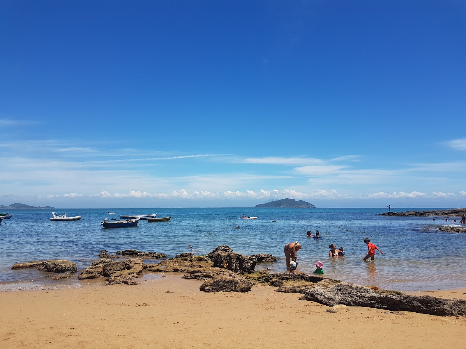 Fotografie cu Praia da Tartaruga zonele de facilități
