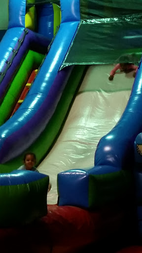 Party Equipment Rental Service «Hoppity Hop Inflatables», reviews and photos, 143 New Shackle Island Rd, Hendersonville, TN 37075, USA