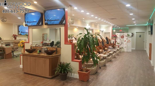 Hollywood Nails & Spa( Mon- Tues- Wed : 10% Off for Gel X- Dipping powder- Pedicure)