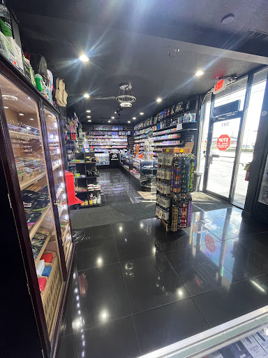 Tobacco Shop «Rock N Roll It Smoke Shop», reviews and photos, 301 S Orlando Ave, Winter Park, FL 32789, USA