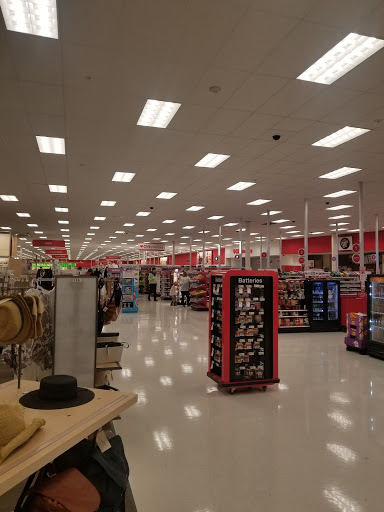 Department Store «Target», reviews and photos, 1555 N Tomahawk Island Dr, Portland, OR 97217, USA