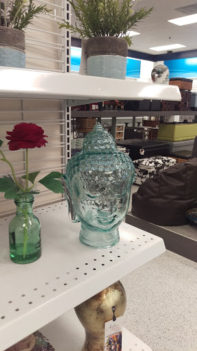 Clothing Store «Ross Dress for Less», reviews and photos, 909 N Landing Way, Renton, WA 98057, USA