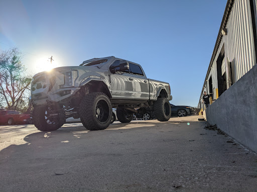 Auto Body Shop «Hollywood Finishes», reviews and photos, 8801 Davis Blvd # B, Keller, TX 76248, USA