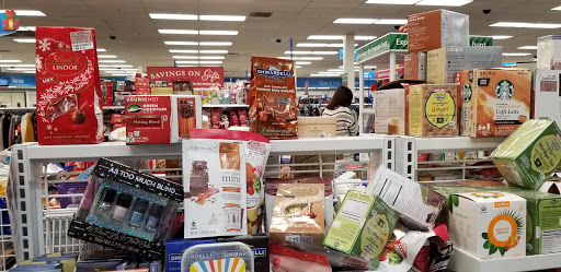 Shopping Mall «Cypress Plaza Shopping Center», reviews and photos, 6824 Katella Ave, Cypress, CA 90630, USA