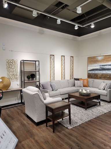 Shopping Mall «La Jolla Village Square», reviews and photos, 8657 Villa La Jolla Dr, La Jolla, CA 92037, USA