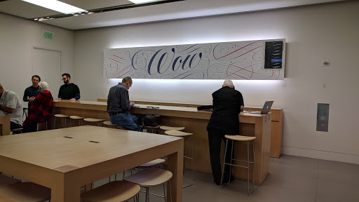 Computer Store «Apple Irvine Spectrum Center», reviews and photos, 763 Spectrum Center Dr, Irvine, CA 92618, USA