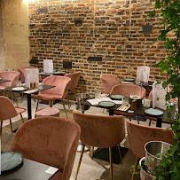 Atmosphère du Restaurant méditerranéen RESTAURANT LE CARDINET à Paris - n°1
