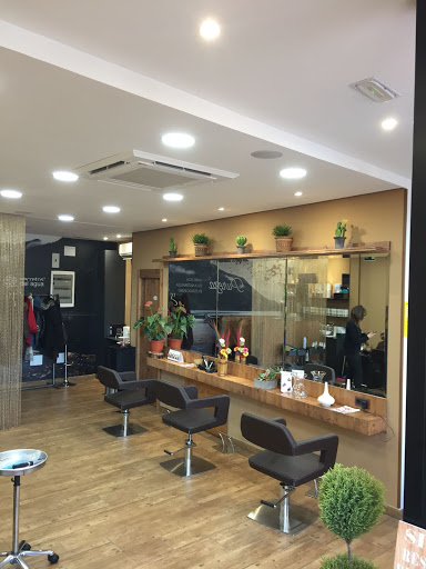 Peluquería Estética oxum salón saludable en Velilla de San Antonio, Madrid