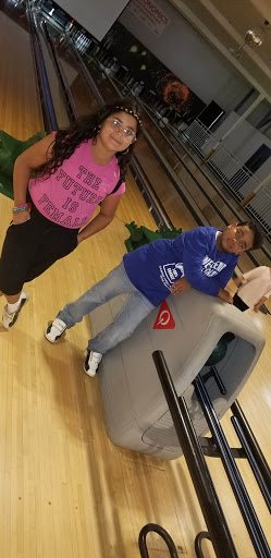 Bowling Alley «Showplace Entertainment Center», reviews and photos, 141 E Service Rd, Staten Island, NY 10314, USA