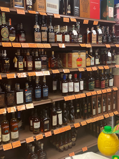 Liquor Store «Stadium Liquor Store», reviews and photos, 319 W 4th St, Covington, KY 41011, USA
