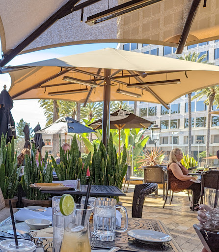 Restaurant «The Cheesecake Factory», reviews and photos, 600 Spectrum Center Dr, Irvine, CA 92618, USA