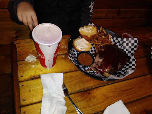 Barbecue Restaurant «Warthog Barbeque Pit», reviews and photos, 4921 20th St E, Fife, WA 98424, USA