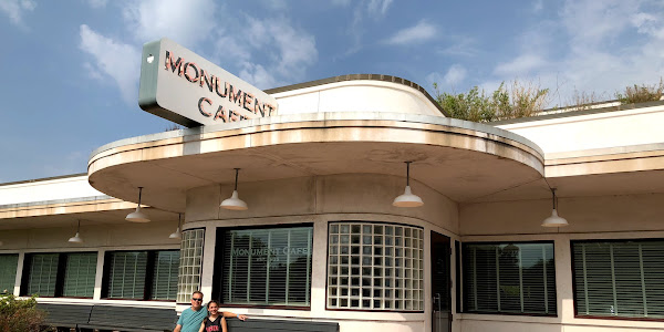 Monument Cafe