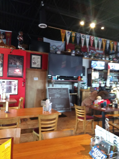 Bar & Grill «Tabbs Sports Bar & Grill», reviews and photos, 148 N 20th Ave, Cornelius, OR 97113, USA