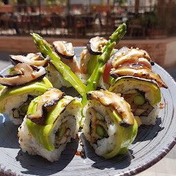 Photo n°24 de Luzumaki Artisan sushi à Carnoux ()