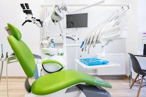 White Dental Clinic - Gabinet stomatologiczny Bielany image