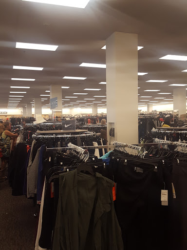 Department Store «Nordstrom Rack The Gallery At Westbury Plaza», reviews and photos, 1040 Old Country Rd, Garden City, NY 11530, USA