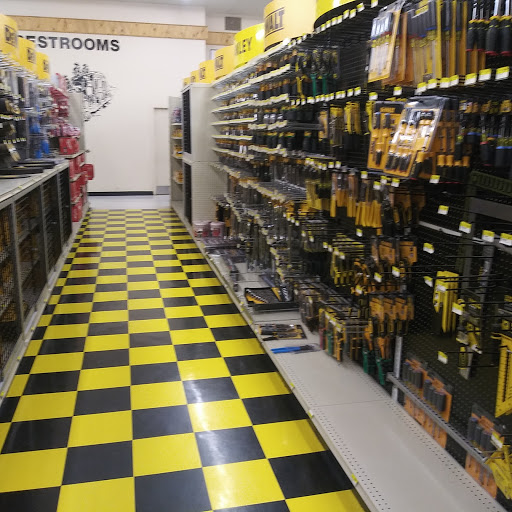 Clothing Store «Big R», reviews and photos, 165 Fontaine Blvd, Colorado Springs, CO 80911, USA