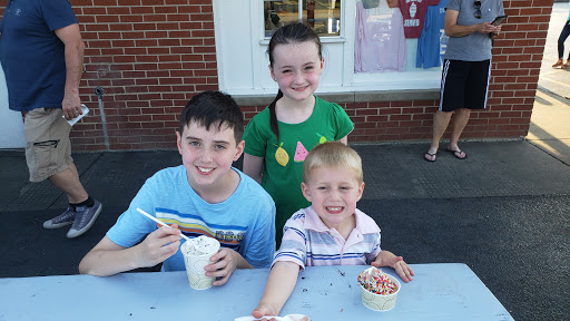 Ice Cream Shop «Ranch Frostie», reviews and photos, 1259 N Cedar Rd, New Lenox, IL 60451, USA