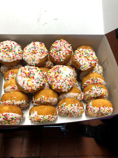Donut Shop «Yummy Donuts & Croissants», reviews and photos, 13439 Osborne St # 12, Arleta, CA 91331, USA