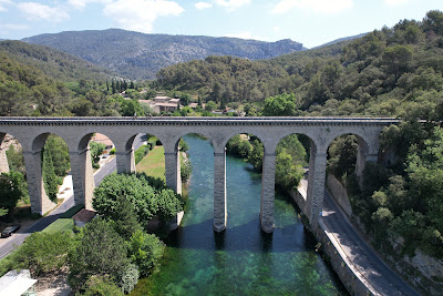 Pont-aqueduc de Galas à Fontaine-de-Vaucluse