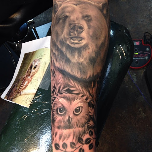 Tattoo Shop «The Tattoo Room», reviews and photos, 2315 Kuehner Dr #111, Simi Valley, CA 93063, USA