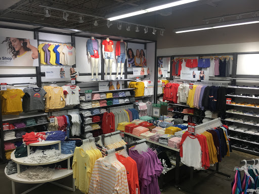 Clothing Store «Old Navy», reviews and photos, 3131 E Main St, Mohegan Lake, NY 10547, USA