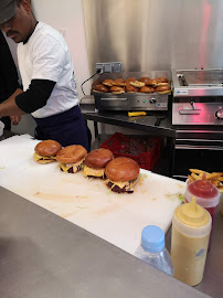 petit hamburger du Restaurant américain Dumbo à Paris - n°2