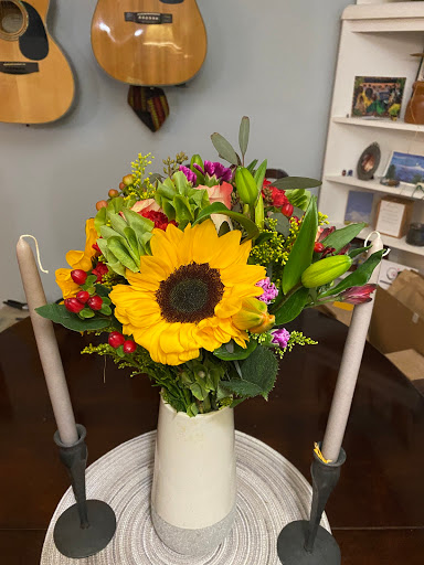 Florist «Alborada Florist», reviews and photos, 17 Huguenot St, New Rochelle, NY 10801, USA
