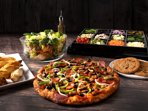 Pizza Restaurant «Round Table Pizza», reviews and photos, 1359 Washington Ave, San Leandro, CA 94577, USA