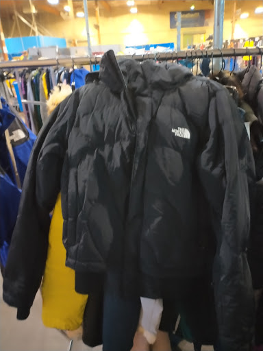 Boutique «Blue, a Goodwill Boutique - Tacoma», reviews and photos, 2520 N Proctor St, Tacoma, WA 98406, USA