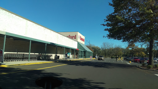 Grocery Store «Hannaford Supermarket», reviews and photos, 100 Plaza Rd, Kingston, NY 12401, USA