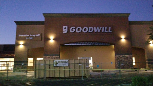 Thrift Store «Gilbert & University Goodwill Retail Store & Donation Center», reviews and photos, 1900 E University Dr, Mesa, AZ 85203, USA