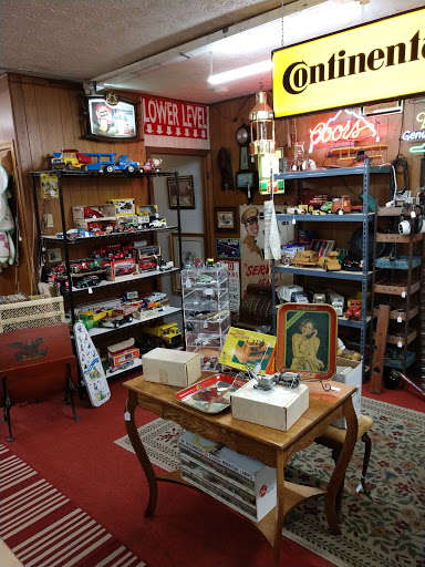 Uniontown Antiques and Collectibles image 1
