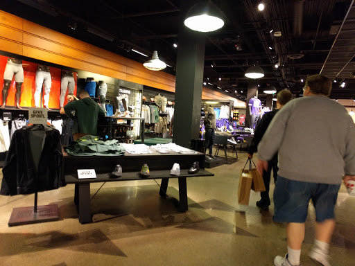 Clothing Store «Nike Mall of America», reviews and photos, 244 West Market, Bloomington, MN 55425, USA