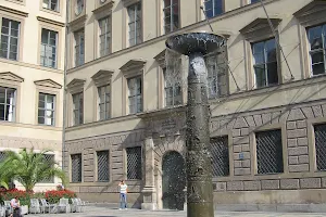 Richard Strauss Fountain image