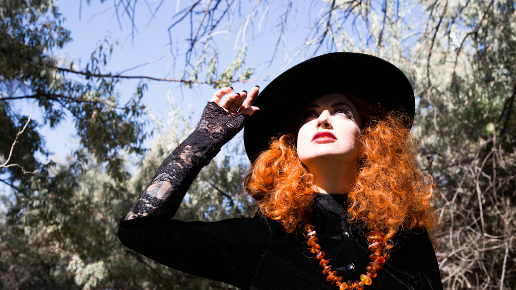 Black Dahlia Beauty 84405