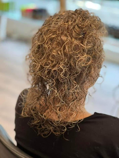 Salon Carlsen - Your Frisør in Høng in Høng, Kalundborg