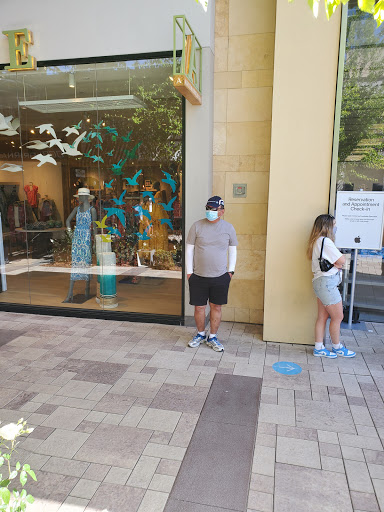 Computer Store «Apple Valencia Town Center», reviews and photos, 24201 West Valencia Boulevard, Valencia, CA 91355, USA